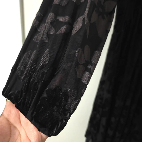 TAYLOR Long Sleeve Black Burnout Velvet Floral Empire Waist Dress, Tiered Skirt - Picture 4 of 16